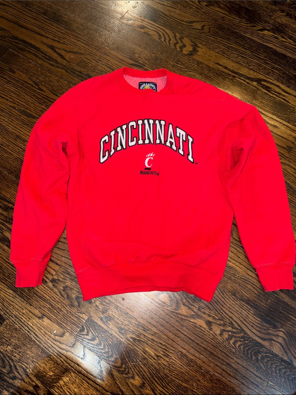 Vintage Steve & Barryโs Cincinnati Bearcats Embroidered Crewneck Small
